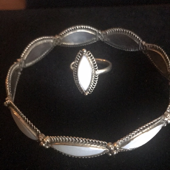 Mother of Pearl bracelet and ring - Picture 6 of 7